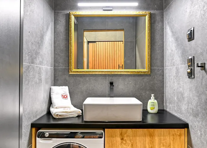 Orlik 8 Z Prywatna Sauna, Pilkarzykami, 80 Metrow - 5d Lägenhet