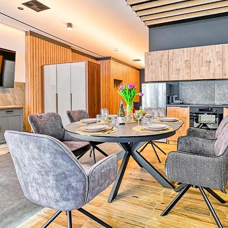 Orlik 8 Z Prywatna Sauna, Pilkarzykami, 80 Metrow - 5d * קרפאז'